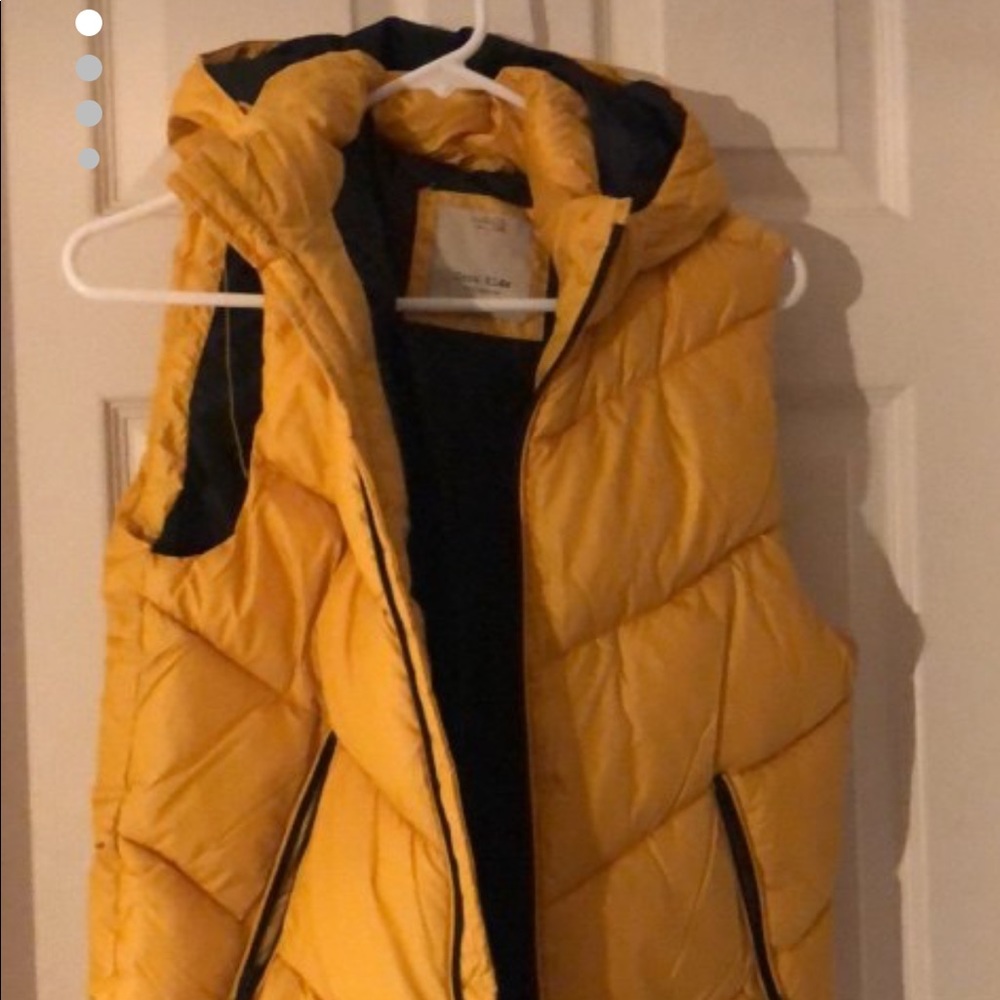 Zara Puffer Vest. Brand New.